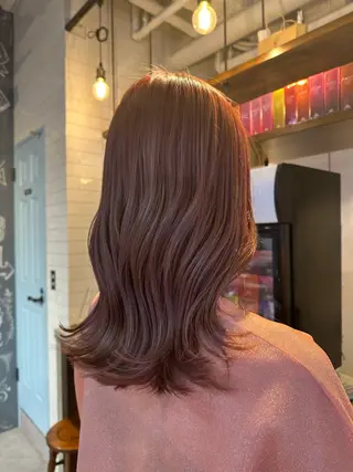 セミロング カラー 七井 香奈 (なないかな)のヘアスタイル