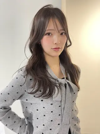 ロング カラー TATSUブリーチ/ ミルクティーベージュのヘアスタイル