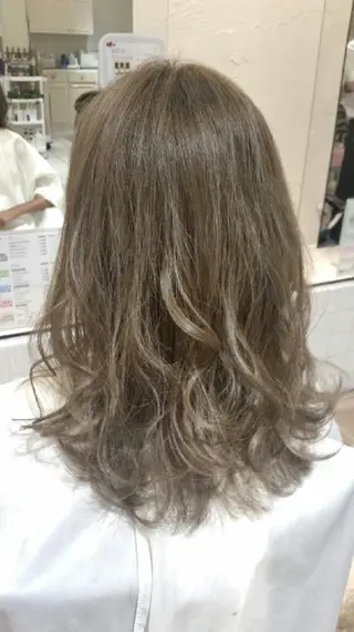 ミディアム セミロング カラー ヘアアレンジ 【髪質改善美容師】t occa茨木篠原健太のヘアスタイル
