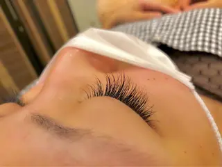 マツエク・マツパ 大山 莉奈のヘアスタイル