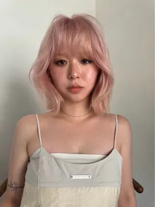 ミディアム ミルクティーベージュ outaのヘアスタイル