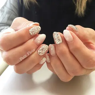 ネイル Petit Fleur所属・青柳 亜梨奈のマツエク・マツパデザイン