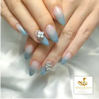 ネイル 完全予約制個室サロン Abundancesのネイルデザイン