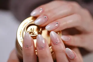 ネイル ママリンド　志村坂上店所属・しみ えんのネイルデザイン