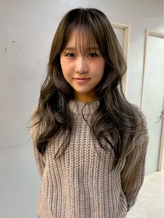 セミロング レイヤーカット\ウル フ　chinatsuのヘアスタイル