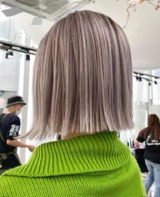 ショート カラー mao/天神ブリーチ ハイトーンカラーのヘアスタイル