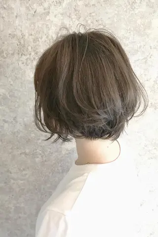 ミディアム due hair 京都駅前店 MILBON オージュア認定サロン【デューヘアー】所属・ハイトーンブリーチ 土坂　由志【京都】のヘアスタイル