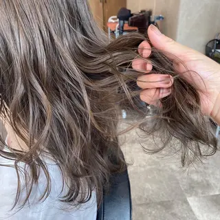 ミディアム Lafith hair lit所属・今井 悠菜のヘアスタイル