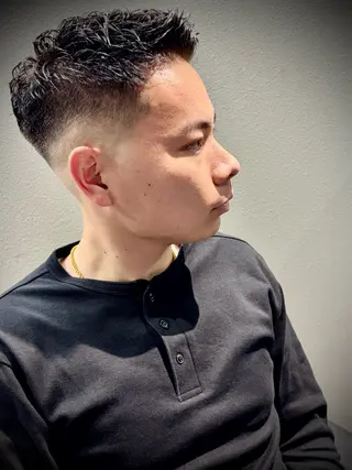 パーマ メンズ BARBER SHOP ヴェルダンディ 江坂所属・GONZO 。のヘアスタイル