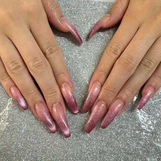 ネイル VIERU 🌈🎀💖のネイルデザイン