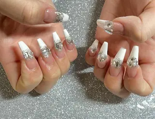 ネイル VIERU 🌈🎀💖のネイルデザイン