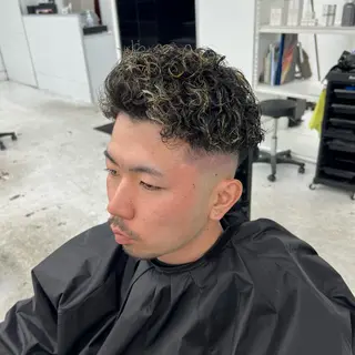 ショート カラー パーマ 豊崎 佑輔のヘアスタイル