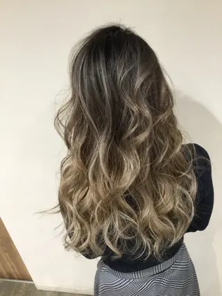 ロング カラー AMI Hair  supply所属・髪質改善カラー 韓国風レイヤーのヘアスタイル