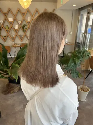 ミディアム ELLE&SALLY 石野のヘアスタイル