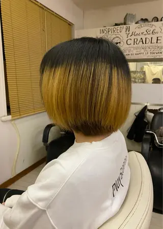 ショート カラー CRADLE Takeuchiのヘアスタイル