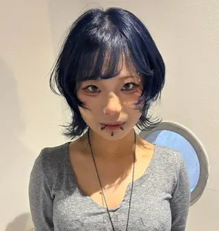 ミディアム ORGN.所属・二千華 /派手髪デザインのヘアスタイル