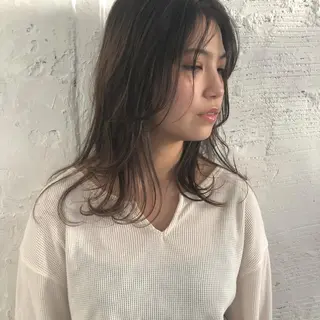 ロング カラー 江原 彩華のヘアスタイル
