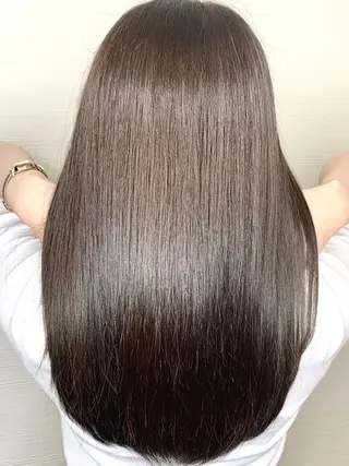 セミロング PANOL 秀島のヘアスタイル