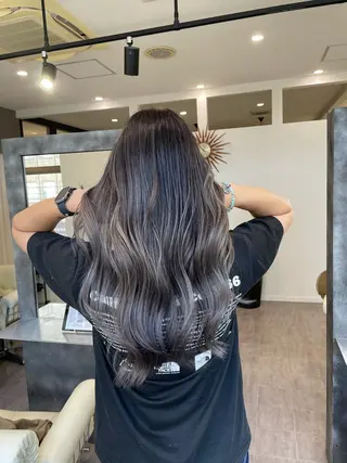 ロング カラー Merlyosaka 早川未来のヘアスタイル