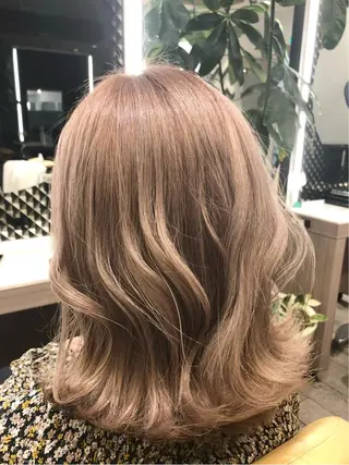 ミディアム カラー ヘアアレンジ Soleria所属・艶髪/酸性ストレート 根本零のヘアスタイル