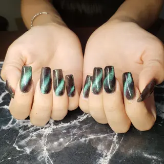 ミディアム ネイル クロキ 。のネイルデザイン