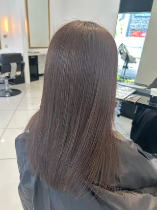 ロング カラー 小島 萌のヘアスタイル