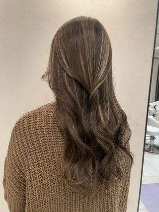ロング カラー 石坂 瀬音のヘアスタイル