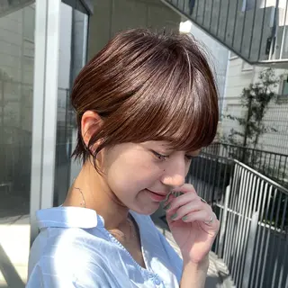 ショート レイヤー特化/小顔顔 周り/セノ/表参道のヘアスタイル
