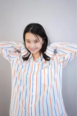 ミディアム カラー THE DAY所属・AKI HASHIMOTOのヘアスタイル