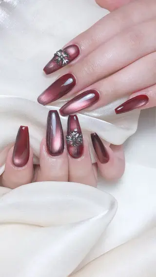 ネイル LR.ONE リナのネイルデザイン