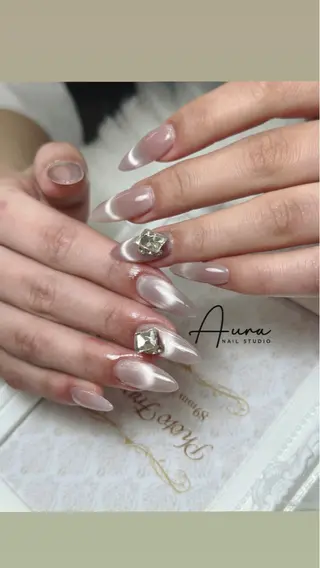 ネイル Aura Nail Maiのネイルデザイン