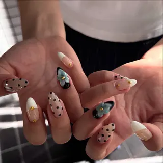 セミロング 小川 柚香のネイルデザイン