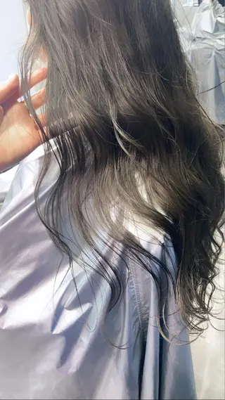 ロング 佐伯 和佳のヘアスタイル