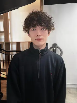 パーマ メンズ Qin shaire salon 原宿verno店所属・【センターパート】 ETO／江藤翼の眉毛・アイブロウイメージ