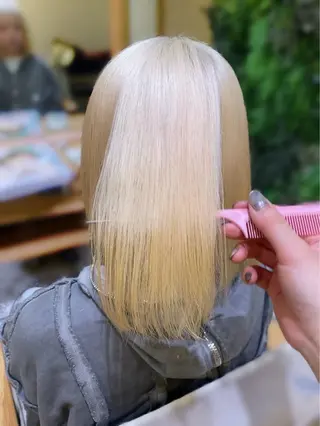 ミディアム 岩崎 れいかのヘアスタイル