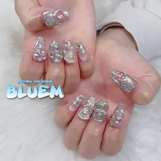 ネイル BLUEM なな🐶のネイルデザイン