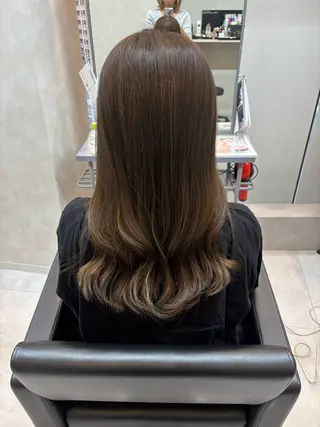 ロング 茶谷 沙穂のヘアスタイル