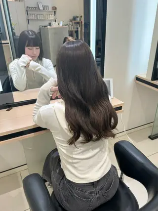 ロング カラー ひなの🫧ベージュ系 艶カラーのヘアスタイル