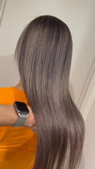 セミロング カラー ヘアアレンジ 🔥ハイトーンカラー ギャルNAOKI🔥のヘアスタイル