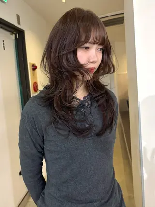 ロング カラー mizuki/ピンク ベージュ.レイヤーのヘアスタイル