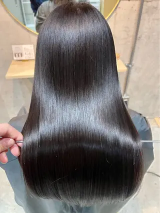 ロング QOO 戸越銀座所属・岩田 梨沙のヘアスタイル