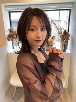 ミディアム akane/ 縮毛矯正/暖色のヘアスタイル