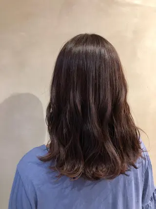 ミディアム 小林 愛花のヘアスタイル
