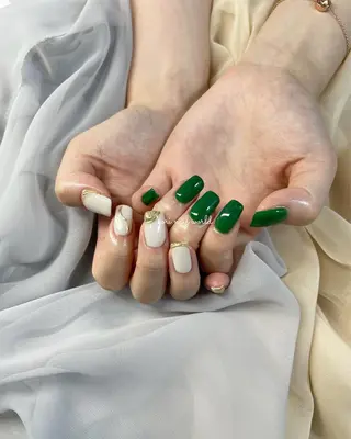 ネイル 𝐠𝐨𝐫𝐢 𝐧𝐚𝐢𝐥のネイルデザイン