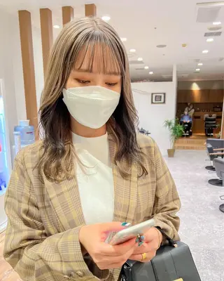 セミロング カラー 韓国風スタイル 🍓MIZUKI🍓のヘアスタイル