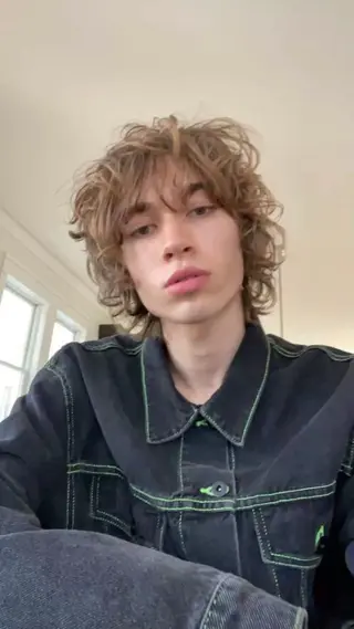 ショート パーマ メンズ 吉田一輝 外国人パーマのヘアスタイル