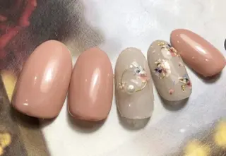 ネイル Nest 岩崎のネイルデザイン