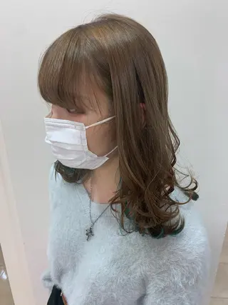 セミロング カラー 顔まわりカット✄ ベージュカラー🧸のヘアスタイル