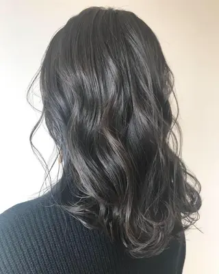 カラー デザインカラー Lienのヘアスタイル