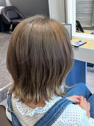 ミディアム カラー yasuka .のヘアスタイル